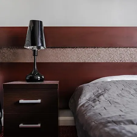 1-bedroom Center